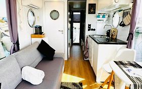 Houseboat Seabreeze